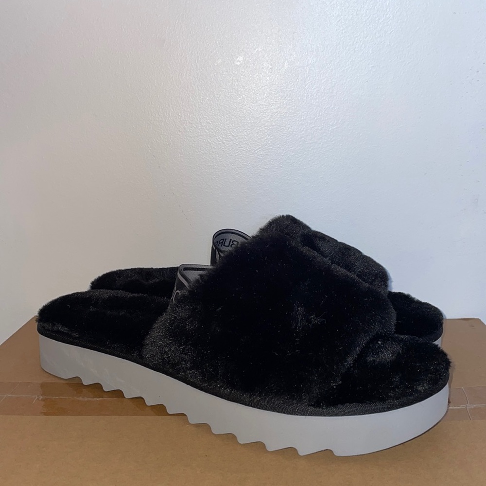 Koolaburra sandals size 10